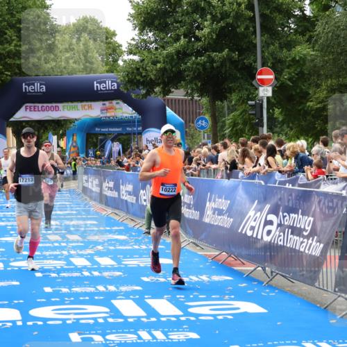29.06.2025 - hella hamburg halbmarathon Zöllner http://msf.ph/oto/8178006 29.06.2025 10:28:44 Ziel 1953, 3968, 6090, 10222, 15655, 17213, 17428 meine-sportfotos.de