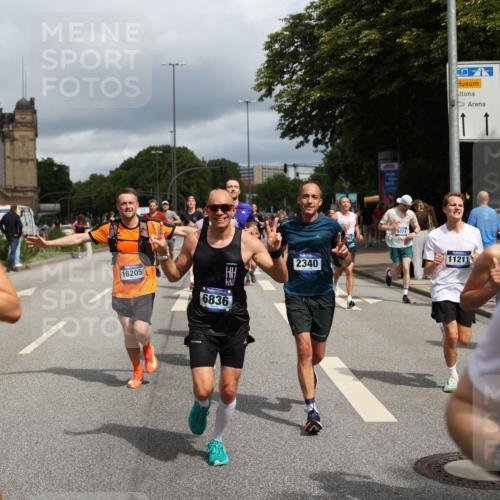 29.06.2025 - hella hamburg halbmarathon Yannick Fuchs http://msf.ph/oto/8178008 29.06.2025 10:42:24 20KM 1086, 1320, 1914, 2213, 2340, 2442, 2708, 3747, 4324, 4601, 5024, 5362, 5528, 5915, 6081, 6377, 6836, 7367, 8216, 8916, 8927, 9262, 9482, 9538, 11211, 11961, 12549, 12747, 13007, 13570, 13614, 13948, 14383, 14797, 14814, 15309, 15573, 15590, 15629, 15735, 15808, 16094, 16149, 16205, 16269, 16414, 16766, 18206, 18476, 18790, 18836, 18923, 18963, 19198 meine-sportfotos.de