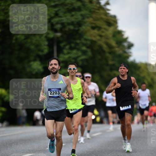 29.06.2025 - hella hamburg halbmarathon Dr. Thomas Lammeyer http://msf.ph/oto/8178018 29.06.2025 09:46:52 Kennedybrücke 2075, 2180, 2203, 2483, 6090, 8318, 8376, 9804, 10351 meine-sportfotos.de