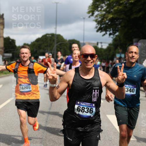 29.06.2025 - hella hamburg halbmarathon Yannick Fuchs http://msf.ph/oto/8178078 29.06.2025 10:42:24 20KM 1086, 1320, 1914, 2213, 2340, 2442, 2708, 3747, 4324, 4601, 5024, 5362, 5528, 5915, 6081, 6377, 6836, 7367, 8216, 8916, 8927, 9262, 9482, 9538, 11211, 11961, 12549, 12747, 13007, 13570, 13614, 13948, 14383, 14797, 14814, 15309, 15573, 15590, 15629, 15735, 15808, 16094, 16149, 16205, 16269, 16414, 16766, 18206, 18476, 18790, 18836, 18923, 18963, 19198 meine-sportfotos.de