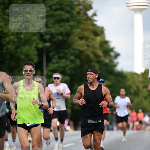 29.06.2025 - hella hamburg halbmarathon Dr. Thomas Lammeyer http://msf.ph/oto/8178099 29.06.2025 09:46:54 Kennedybrücke 2075, 2180, 2203, 2483, 3379, 6090, 8318, 8376, 9804, 10351 meine-sportfotos.de