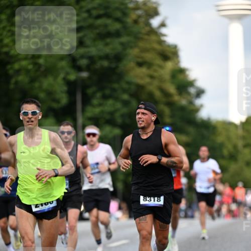 29.06.2025 - hella hamburg halbmarathon Dr. Thomas Lammeyer http://msf.ph/oto/8178116 29.06.2025 09:46:54 Kennedybrücke 2075, 2180, 2203, 2483, 3379, 6090, 8318, 8376, 9804, 10351 meine-sportfotos.de