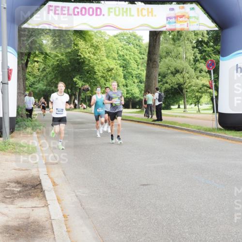 29.06.2025 - hella hamburg halbmarathon MichiJ http://msf.ph/oto/8178190 29.06.2025 10:16:55 Zwischen KM18-KM19  meine-sportfotos.de