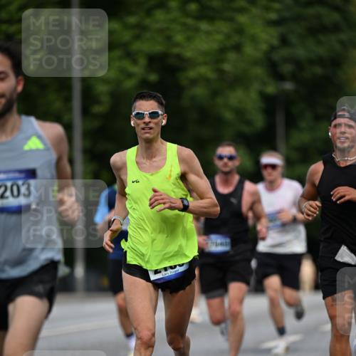 29.06.2025 - hella hamburg halbmarathon Dr. Thomas Lammeyer http://msf.ph/oto/8178212 29.06.2025 09:46:55 Kennedybrücke 2075, 2180, 2203, 2483, 3189, 3379, 6090, 8318, 8376, 9804, 10351 meine-sportfotos.de