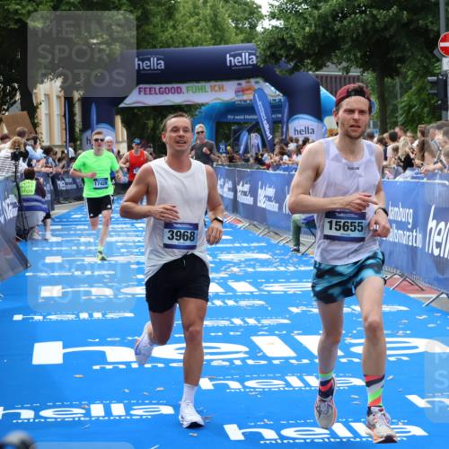 29.06.2025 - hella hamburg halbmarathon Zöllner http://msf.ph/oto/8178218 29.06.2025 10:28:49 Ziel 2604, 3968, 6090, 10486, 15655, 17428, 18763 meine-sportfotos.de