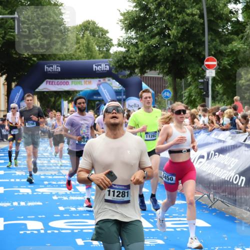 29.06.2025 - hella hamburg halbmarathon Zöllner http://msf.ph/oto/8178226 29.06.2025 10:38:50 Ziel 2296, 2719, 6684, 8450, 9264, 9540, 10218, 11055, 11281, 11282, 13755, 13800, 14093, 15372, 19004 meine-sportfotos.de