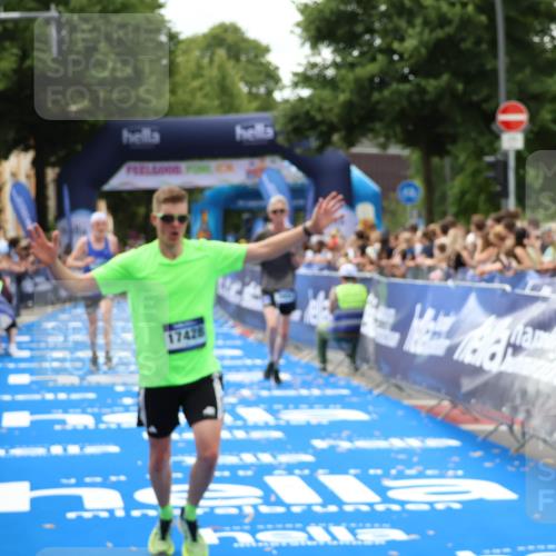 29.06.2025 - hella hamburg halbmarathon Zöllner http://msf.ph/oto/8178245 29.06.2025 10:28:52 Ziel 2604, 10486, 17428, 18763 meine-sportfotos.de