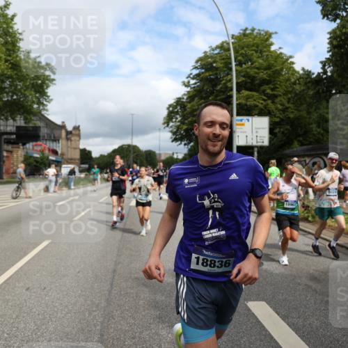 29.06.2025 - hella hamburg halbmarathon Yannick Fuchs http://msf.ph/oto/8178261 29.06.2025 10:42:27 20KM 1086, 1320, 1884, 1914, 2213, 2340, 2442, 3213, 3747, 4324, 4601, 5024, 5362, 5528, 5915, 6081, 6377, 6836, 7367, 8216, 8916, 8927, 9262, 9482, 9538, 9638, 11211, 11467, 11961, 12549, 12747, 13007, 13570, 13614, 13948, 14383, 14797, 14814, 15309, 15573, 15590, 15629, 15735, 15808, 16094, 16149, 16205, 16269, 16414, 16766, 17007, 18206, 18476, 18790, 18836, 18923, 18963, 19198 meine-sportfotos.de