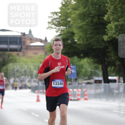 29.06.2025 - hella hamburg halbmarathon Jannik Wohlers http://msf.ph/oto/8178276 29.06.2025 09:42:25 Lombardsbrücke 5612, 7331, 7855, 9269, 10468, 11078, 11228, 12360, 13346, 13872, 13913, 14753, 14836, 17614, 18740, 19041, 19042, 19050, 19076, 19078 meine-sportfotos.de