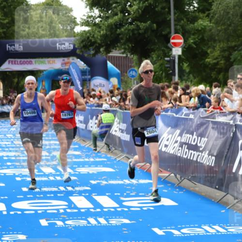 29.06.2025 - hella hamburg halbmarathon Zöllner http://msf.ph/oto/8178277 29.06.2025 10:28:54 Ziel 1827, 2604, 10486, 18763 meine-sportfotos.de