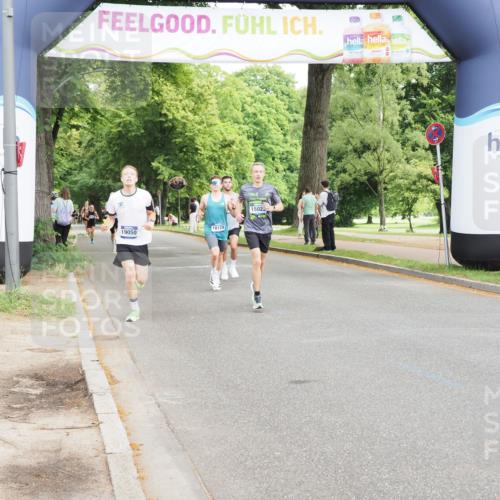 29.06.2025 - hella hamburg halbmarathon MichiJ http://msf.ph/oto/8178296 29.06.2025 10:16:55 Zwischen KM18-KM19  meine-sportfotos.de
