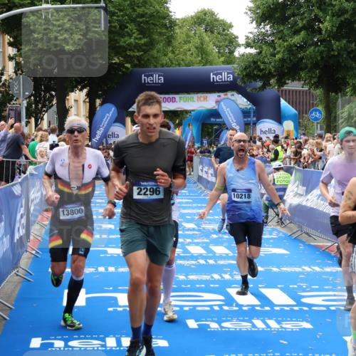 29.06.2025 - hella hamburg halbmarathon Zöllner http://msf.ph/oto/8178302 29.06.2025 10:38:53 Ziel 2296, 2719, 2980, 3783, 8958, 9264, 9540, 10218, 11055, 13755, 13800, 14093, 15257, 15372, 17722 meine-sportfotos.de