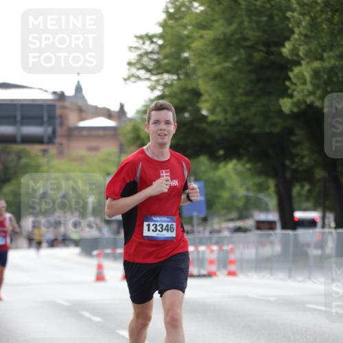 29.06.2025 - hella hamburg halbmarathon Jannik Wohlers http://msf.ph/oto/8178313 29.06.2025 09:42:25 Lombardsbrücke 5612, 7331, 7855, 9269, 10468, 11078, 11228, 12360, 13346, 13872, 13913, 14753, 14836, 17614, 18740, 19041, 19042, 19050, 19076, 19078 meine-sportfotos.de