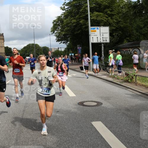 29.06.2025 - hella hamburg halbmarathon Yannick Fuchs http://msf.ph/oto/8178340 29.06.2025 10:42:28 20KM 1086, 1320, 1884, 1914, 2213, 2340, 2442, 3213, 3747, 4324, 4601, 5024, 5362, 5528, 5915, 6081, 6377, 6836, 7367, 8216, 8916, 8927, 9262, 9482, 9538, 9638, 11211, 11467, 11961, 12549, 12747, 13570, 13614, 14383, 14797, 14814, 15309, 15573, 15590, 15629, 15735, 15808, 16094, 16149, 16205, 16269, 16414, 16766, 17007, 18206, 18476, 18790, 18836, 18923, 18963, 19198 meine-sportfotos.de