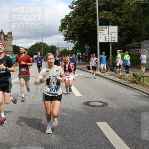 29.06.2025 - hella hamburg halbmarathon Yannick Fuchs http://msf.ph/oto/8178351 29.06.2025 10:42:28 20KM 1086, 1320, 1884, 1914, 2213, 2340, 2442, 3213, 3747, 4324, 4601, 5024, 5362, 5528, 5915, 6081, 6377, 6836, 7367, 8216, 8916, 8927, 9262, 9482, 9538, 9638, 11211, 11467, 11961, 12549, 12747, 13570, 13614, 14383, 14797, 14814, 15309, 15573, 15590, 15629, 15735, 15808, 16094, 16149, 16205, 16269, 16414, 16766, 17007, 18206, 18476, 18790, 18836, 18923, 18963, 19198 meine-sportfotos.de
