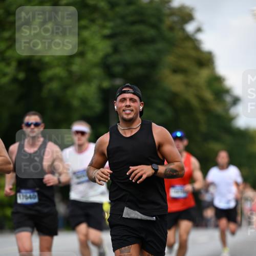 29.06.2025 - hella hamburg halbmarathon Dr. Thomas Lammeyer http://msf.ph/oto/8178368 29.06.2025 09:46:56 Kennedybrücke 2075, 2180, 2203, 2483, 3189, 3379, 6090, 8318, 8376, 9804, 10351 meine-sportfotos.de