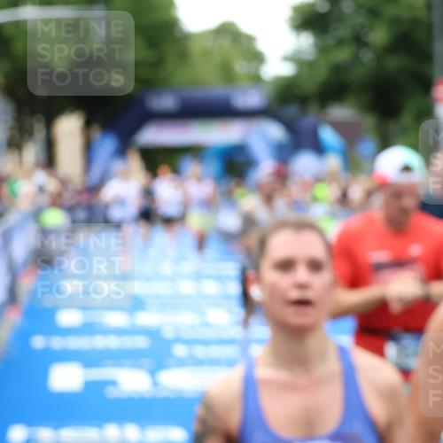 29.06.2025 - hella hamburg halbmarathon Zöllner http://msf.ph/oto/8178369 29.06.2025 10:38:56 Ziel 2980, 3783, 8958, 9540, 13137, 13755, 14093, 15257, 17722 meine-sportfotos.de