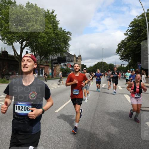 29.06.2025 - hella hamburg halbmarathon Yannick Fuchs http://msf.ph/oto/8178381 29.06.2025 10:42:29 20KM 1086, 1320, 1884, 1914, 2213, 2340, 2442, 3213, 3747, 4324, 4601, 5024, 5362, 5528, 5915, 6081, 6377, 6836, 7367, 8216, 8916, 9262, 9482, 9538, 9638, 10000, 11211, 11467, 11961, 12549, 12747, 13570, 13614, 14383, 14797, 14814, 15309, 15573, 15590, 15629, 15735, 15808, 16094, 16149, 16205, 16269, 16414, 16766, 17007, 18206, 18476, 18790, 18836, 18923, 18963, 19198 meine-sportfotos.de