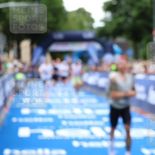 29.06.2025 - hella hamburg halbmarathon Zöllner http://msf.ph/oto/8178396 29.06.2025 10:38:57 Ziel 2980, 3136, 3783, 8958, 13137, 13755, 14093, 15257, 17722 meine-sportfotos.de