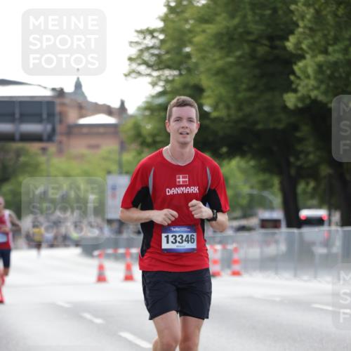 29.06.2025 - hella hamburg halbmarathon Jannik Wohlers http://msf.ph/oto/8178448 29.06.2025 09:42:25 Lombardsbrücke 5612, 7331, 7855, 9269, 10468, 11078, 11228, 12360, 13346, 13872, 13913, 14753, 14836, 17614, 18740, 19041, 19042, 19050, 19076, 19078 meine-sportfotos.de