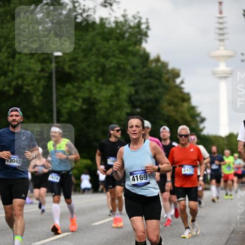 29.06.2025 - hella hamburg halbmarathon Dr. Thomas Lammeyer http://msf.ph/oto/8178457 29.06.2025 10:10:16 Kennedybrücke 1229, 1830, 1842, 2471, 2624, 3062, 4169, 4542, 5431, 6014, 7741, 8049, 8290, 8744, 8894, 8909, 9477, 9917, 10214, 10781 meine-sportfotos.de