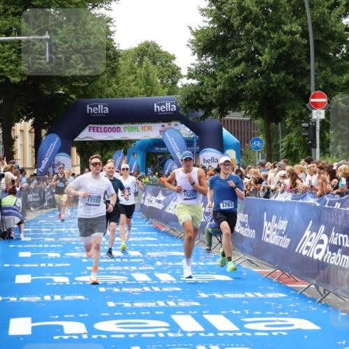 29.06.2025 - hella hamburg halbmarathon Zöllner http://msf.ph/oto/8178460 29.06.2025 10:38:58 Ziel 2980, 3136, 3783, 8958, 13137, 15257, 15561, 15873, 17722 meine-sportfotos.de