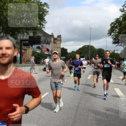 29.06.2025 - hella hamburg halbmarathon Yannick Fuchs http://msf.ph/oto/8178467 29.06.2025 10:42:30 20KM 1086, 1320, 1884, 1914, 2213, 2340, 2442, 3213, 3747, 4324, 5024, 5362, 5528, 5915, 6081, 6377, 6836, 7367, 8216, 8916, 9262, 9482, 9538, 9638, 10000, 11211, 11467, 11961, 12549, 12747, 13570, 13614, 14383, 14797, 14814, 15309, 15573, 15590, 15629, 15735, 15808, 16094, 16149, 16205, 16269, 16414, 16766, 17007, 18206, 18476, 18790, 18836, 18923, 18963, 19198 meine-sportfotos.de