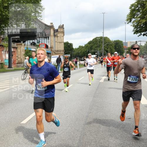 29.06.2025 - hella hamburg halbmarathon Yannick Fuchs http://msf.ph/oto/8178556 29.06.2025 10:42:31 20KM 1086, 1320, 1884, 1914, 2213, 2340, 2442, 3213, 3747, 4324, 4711, 5024, 5362, 5528, 5915, 6081, 6377, 6836, 6923, 7367, 8216, 8916, 9262, 9482, 9538, 9638, 10000, 11211, 11467, 11961, 12549, 12747, 13570, 13614, 14797, 14814, 15309, 15573, 15590, 15629, 15735, 15808, 16094, 16149, 16205, 16269, 16414, 16766, 17007, 18206, 18251, 18476, 18790, 18836, 18923, 18963, 19198 meine-sportfotos.de