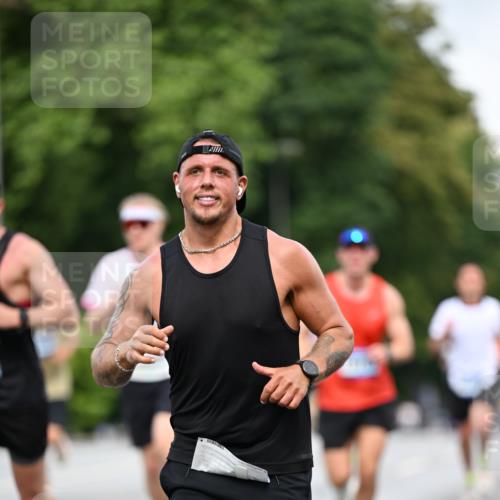 29.06.2025 - hella hamburg halbmarathon Dr. Thomas Lammeyer http://msf.ph/oto/8178604 29.06.2025 09:46:57 Kennedybrücke 1953, 2075, 2180, 2203, 2483, 3189, 3379, 8318, 8376, 9804, 10351 meine-sportfotos.de