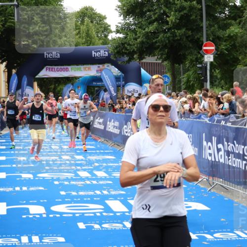 29.06.2025 - hella hamburg halbmarathon Zöllner http://msf.ph/oto/8178610 29.06.2025 10:39:02 Ziel 1164, 1803, 2262, 2980, 3136, 4359, 6682, 8958, 11447, 13137, 15561, 15873, 18734, 19151 meine-sportfotos.de