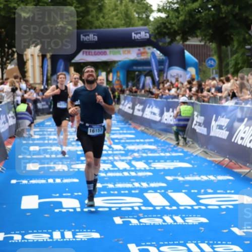 29.06.2025 - hella hamburg halbmarathon Zöllner http://msf.ph/oto/8178622 29.06.2025 10:29:12 Ziel 3043, 8473, 10171, 16157, 19194 meine-sportfotos.de
