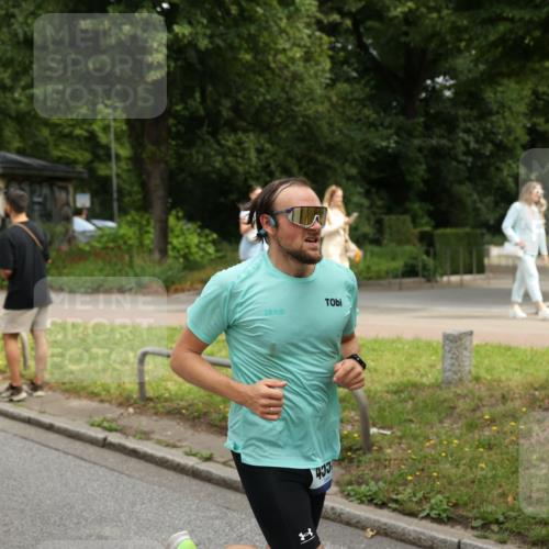 29.06.2025 - hella hamburg halbmarathon Yannick Fuchs http://msf.ph/oto/8178640 29.06.2025 10:42:33 20KM 1086, 1320, 1537, 1884, 1914, 2442, 3213, 3747, 4324, 4711, 5024, 5362, 5915, 6081, 6377, 6923, 7367, 8216, 8916, 9262, 9482, 9538, 9638, 10000, 11211, 11467, 12149, 12549, 12747, 12840, 13570, 13614, 14797, 14814, 15309, 15573, 15590, 15629, 15735, 15808, 16094, 16149, 16269, 16414, 16766, 17007, 17127, 18206, 18251, 18476, 18790, 18836, 18923, 18963, 19198 meine-sportfotos.de