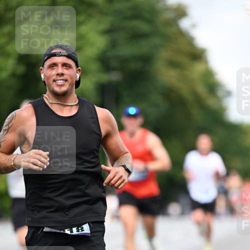 29.06.2025 - hella hamburg halbmarathon Dr. Thomas Lammeyer http://msf.ph/oto/8178645 29.06.2025 09:46:57 Kennedybrücke 1953, 2075, 2180, 2203, 2483, 3189, 3379, 8318, 8376, 9804, 10351 meine-sportfotos.de