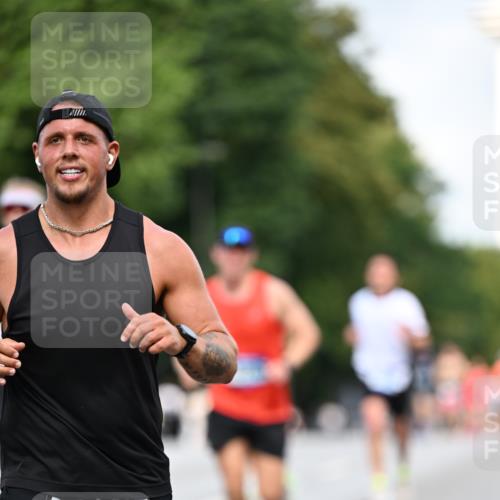 29.06.2025 - hella hamburg halbmarathon Dr. Thomas Lammeyer http://msf.ph/oto/8178679 29.06.2025 09:46:57 Kennedybrücke 1953, 2075, 2180, 2203, 2483, 3189, 3379, 8318, 8376, 9804, 10351 meine-sportfotos.de
