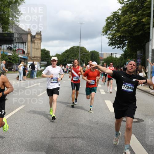 29.06.2025 - hella hamburg halbmarathon Yannick Fuchs http://msf.ph/oto/8178691 29.06.2025 10:42:34 20KM 1086, 1320, 1537, 1884, 1914, 2442, 3213, 3747, 4324, 4711, 5362, 6081, 6377, 6923, 7367, 8216, 8916, 9482, 9538, 9638, 10000, 11211, 11467, 12149, 12549, 12747, 12840, 13570, 13614, 14797, 14814, 14990, 15309, 15573, 15590, 15629, 15735, 15917, 16094, 16149, 16269, 16414, 16766, 17007, 17127, 18206, 18251, 18476, 18790, 18836, 18923, 19198 meine-sportfotos.de
