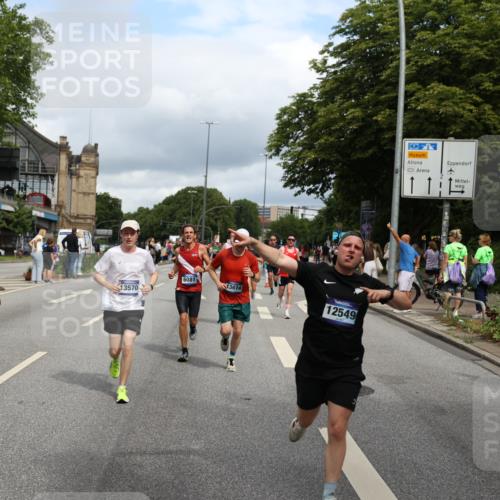 29.06.2025 - hella hamburg halbmarathon Yannick Fuchs http://msf.ph/oto/8178712 29.06.2025 10:42:34 20KM 1086, 1320, 1537, 1884, 1914, 2442, 3213, 3747, 4324, 4711, 5362, 6081, 6377, 6923, 7367, 8216, 8916, 9482, 9538, 9638, 10000, 11211, 11467, 12149, 12549, 12747, 12840, 13570, 13614, 14797, 14814, 14990, 15309, 15573, 15590, 15629, 15735, 15917, 16094, 16149, 16269, 16414, 16766, 17007, 17127, 18206, 18251, 18476, 18790, 18836, 18923, 19198 meine-sportfotos.de