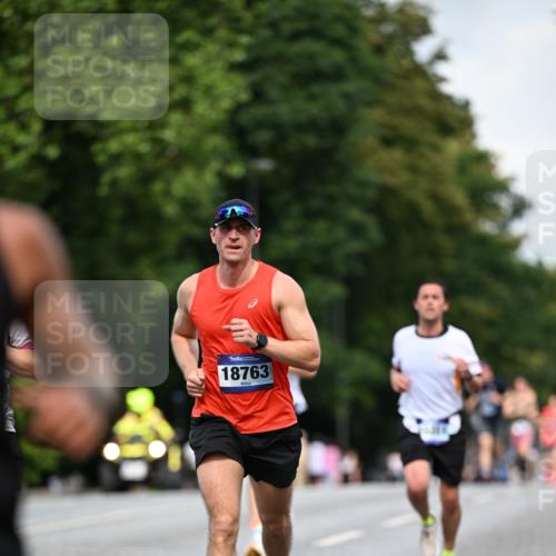 29.06.2025 - hella hamburg halbmarathon Dr. Thomas Lammeyer http://msf.ph/oto/8178715 29.06.2025 09:46:58 Kennedybrücke 1953, 2075, 2180, 2203, 2483, 3189, 3379, 8318, 8376, 9804, 10351 meine-sportfotos.de