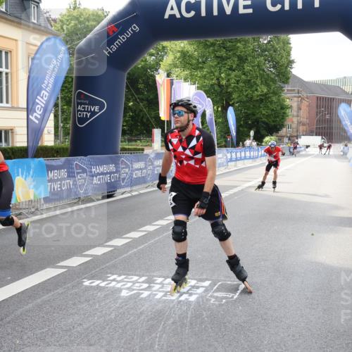 29.06.2025 - hella hamburg halbmarathon Strokosch-Dieckow http://msf.ph/oto/8178720 29.06.2025 09:20:28 Ziel 20411, 20417, 20434 meine-sportfotos.de