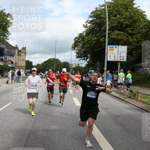 29.06.2025 - hella hamburg halbmarathon Yannick Fuchs http://msf.ph/oto/8178721 29.06.2025 10:42:34 20KM 1086, 1320, 1537, 1884, 1914, 2442, 3213, 3747, 4324, 4711, 5362, 6081, 6377, 6923, 7367, 8216, 8916, 9482, 9538, 9638, 10000, 11211, 11467, 12149, 12549, 12747, 12840, 13570, 13614, 14797, 14814, 14990, 15309, 15573, 15590, 15629, 15735, 15917, 16094, 16149, 16269, 16414, 16766, 17007, 17127, 18206, 18251, 18476, 18790, 18836, 18923, 19198 meine-sportfotos.de