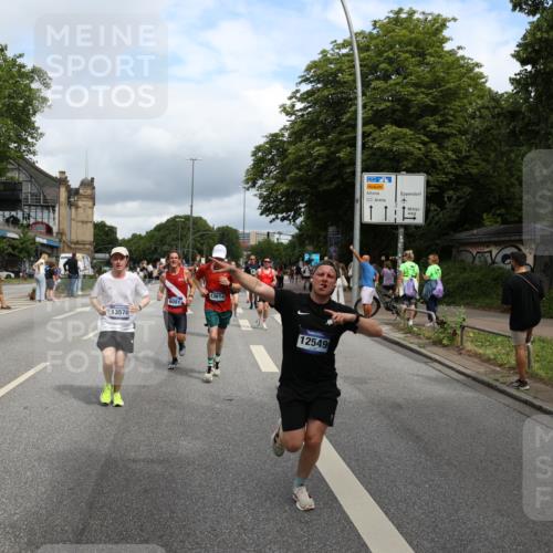 29.06.2025 - hella hamburg halbmarathon Yannick Fuchs http://msf.ph/oto/8178740 29.06.2025 10:42:34 20KM 1086, 1320, 1537, 1884, 1914, 2442, 3213, 3747, 4324, 4711, 5362, 6081, 6377, 6923, 7367, 8216, 8916, 9482, 9538, 9638, 10000, 11211, 11467, 12149, 12549, 12747, 12840, 13570, 13614, 14797, 14814, 14990, 15309, 15573, 15590, 15629, 15735, 15917, 16094, 16149, 16269, 16414, 16766, 17007, 17127, 18206, 18251, 18476, 18790, 18836, 18923, 19198 meine-sportfotos.de