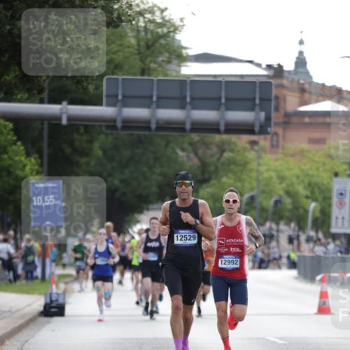 29.06.2025 - hella hamburg halbmarathon Jannik Wohlers http://msf.ph/oto/8178792 29.06.2025 09:42:28 Lombardsbrücke 5612, 7331, 7855, 9269, 11078, 11228, 12360, 12529, 12992, 13346, 14753, 14836, 17614, 18740, 19041, 19042, 19050, 19076, 19078 meine-sportfotos.de