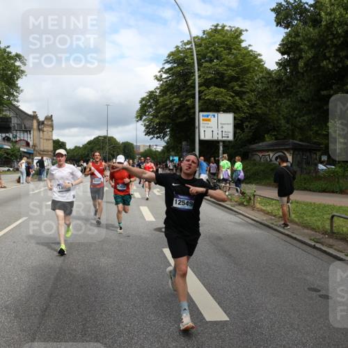 29.06.2025 - hella hamburg halbmarathon Yannick Fuchs http://msf.ph/oto/8178810 29.06.2025 10:42:34 20KM 1086, 1320, 1537, 1884, 1914, 2442, 3213, 3747, 4324, 4711, 5362, 6081, 6377, 6923, 7367, 8216, 8916, 9482, 9538, 9638, 10000, 11211, 11467, 12149, 12549, 12747, 12840, 13570, 13614, 14797, 14814, 14990, 15309, 15573, 15590, 15629, 15735, 15917, 16094, 16149, 16269, 16414, 16766, 17007, 17127, 18206, 18251, 18476, 18790, 18836, 18923, 19198 meine-sportfotos.de