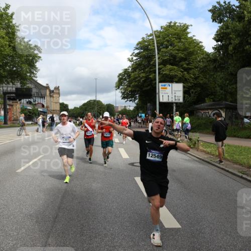 29.06.2025 - hella hamburg halbmarathon Yannick Fuchs http://msf.ph/oto/8178837 29.06.2025 10:42:34 20KM 1086, 1320, 1537, 1884, 1914, 2442, 3213, 3747, 4324, 4711, 5362, 6081, 6377, 6923, 7367, 8216, 8916, 9482, 9538, 9638, 10000, 11211, 11467, 12149, 12549, 12747, 12840, 13570, 13614, 14797, 14814, 14990, 15309, 15573, 15590, 15629, 15735, 15917, 16094, 16149, 16269, 16414, 16766, 17007, 17127, 18206, 18251, 18476, 18790, 18836, 18923, 19198 meine-sportfotos.de
