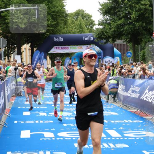 29.06.2025 - hella hamburg halbmarathon Zöllner http://msf.ph/oto/8178867 29.06.2025 10:39:11 Ziel 1445, 1803, 2262, 3282, 4759, 6686, 6687, 11619, 12137, 15556, 16656, 16820, 18149, 18547 meine-sportfotos.de