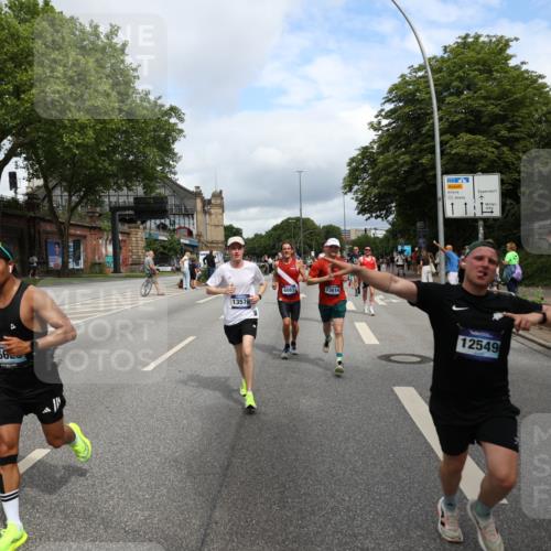 29.06.2025 - hella hamburg halbmarathon Yannick Fuchs http://msf.ph/oto/8178884 29.06.2025 10:42:35 20KM 1086, 1320, 1537, 1884, 1914, 2442, 3213, 3747, 4324, 4711, 5362, 6081, 6377, 6923, 7367, 8216, 8916, 9482, 9538, 9638, 10000, 11467, 12149, 12549, 12747, 12840, 13570, 13614, 14192, 14797, 14814, 14990, 15309, 15573, 15590, 15629, 15735, 15917, 15981, 16094, 16149, 16269, 16414, 16766, 17007, 17127, 18206, 18251, 18476, 18790, 18923, 19198 meine-sportfotos.de