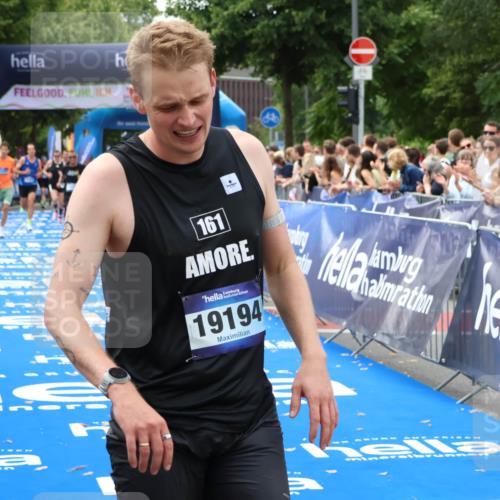 29.06.2025 - hella hamburg halbmarathon Zöllner http://msf.ph/oto/8178894 29.06.2025 10:29:19 Ziel 12287, 12337, 14164, 14395 meine-sportfotos.de