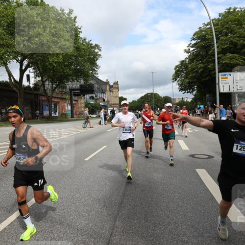 29.06.2025 - hella hamburg halbmarathon Yannick Fuchs http://msf.ph/oto/8178898 29.06.2025 10:42:35 20KM 1086, 1320, 1537, 1884, 1914, 2442, 3213, 3747, 4324, 4711, 5362, 6081, 6377, 6923, 7367, 8216, 8916, 9482, 9538, 9638, 10000, 11467, 12149, 12549, 12747, 12840, 13570, 13614, 14192, 14797, 14814, 14990, 15309, 15573, 15590, 15629, 15735, 15917, 15981, 16094, 16149, 16269, 16414, 16766, 17007, 17127, 18206, 18251, 18476, 18790, 18923, 19198 meine-sportfotos.de