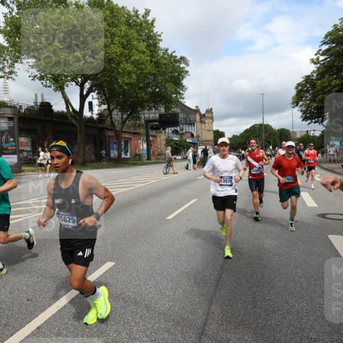 29.06.2025 - hella hamburg halbmarathon Yannick Fuchs http://msf.ph/oto/8178929 29.06.2025 10:42:35 20KM 1086, 1320, 1537, 1884, 1914, 2442, 3213, 3747, 4324, 4711, 5362, 6081, 6377, 6923, 7367, 8216, 8916, 9482, 9538, 9638, 10000, 11467, 12149, 12549, 12747, 12840, 13570, 13614, 14192, 14797, 14814, 14990, 15309, 15573, 15590, 15629, 15735, 15917, 15981, 16094, 16149, 16269, 16414, 16766, 17007, 17127, 18206, 18251, 18476, 18790, 18923, 19198 meine-sportfotos.de