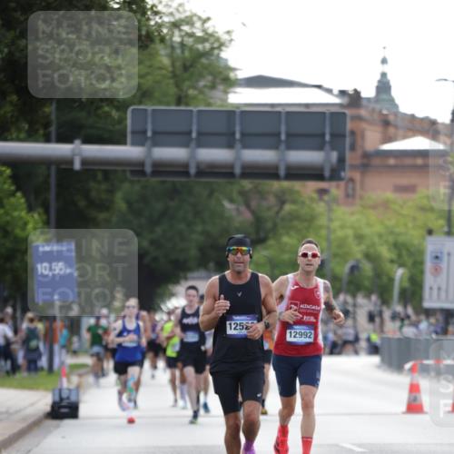 29.06.2025 - hella hamburg halbmarathon Jannik Wohlers http://msf.ph/oto/8178936 29.06.2025 09:42:28 Lombardsbrücke 5612, 7331, 7855, 9269, 11078, 11228, 12360, 12529, 12992, 13346, 14753, 14836, 17614, 18740, 19041, 19042, 19050, 19076, 19078 meine-sportfotos.de