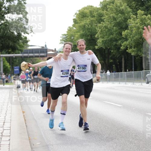 29.06.2025 - hella hamburg halbmarathon Jannik Wohlers http://msf.ph/oto/8178973 29.06.2025 10:22:40 Lombardsbrücke 1853, 3029, 3034, 4190, 4266, 4793, 5629, 6578, 6784, 6785, 6849, 7266, 7891, 8687, 8688, 9133, 9877, 9913, 10205, 12025, 12190, 12265, 13560, 14041, 15469, 16416, 16558, 16565, 16566, 16863, 17099, 17657 meine-sportfotos.de